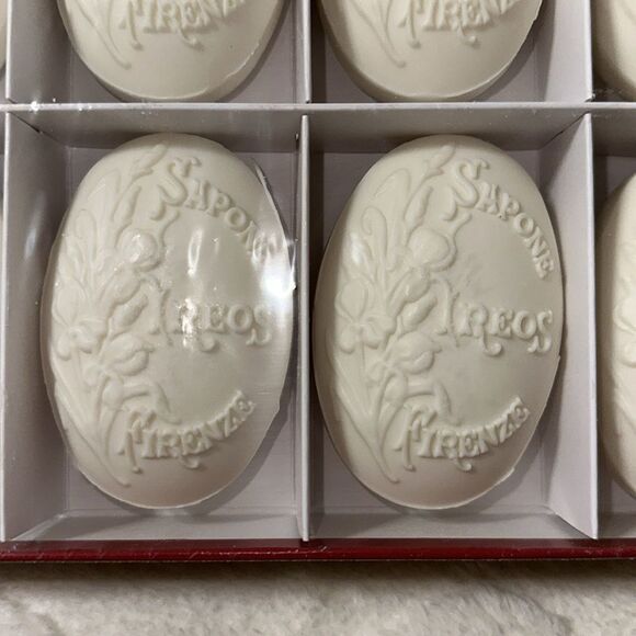 Saponerie Fissi Triple Milled Hand Soap Set of 8 Merry Christmas Red Berries - Picture 7 of 7